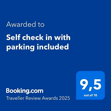 Self Check In With Parking Included * Pressburg