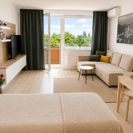 Apartament Self Check In With Parking Included